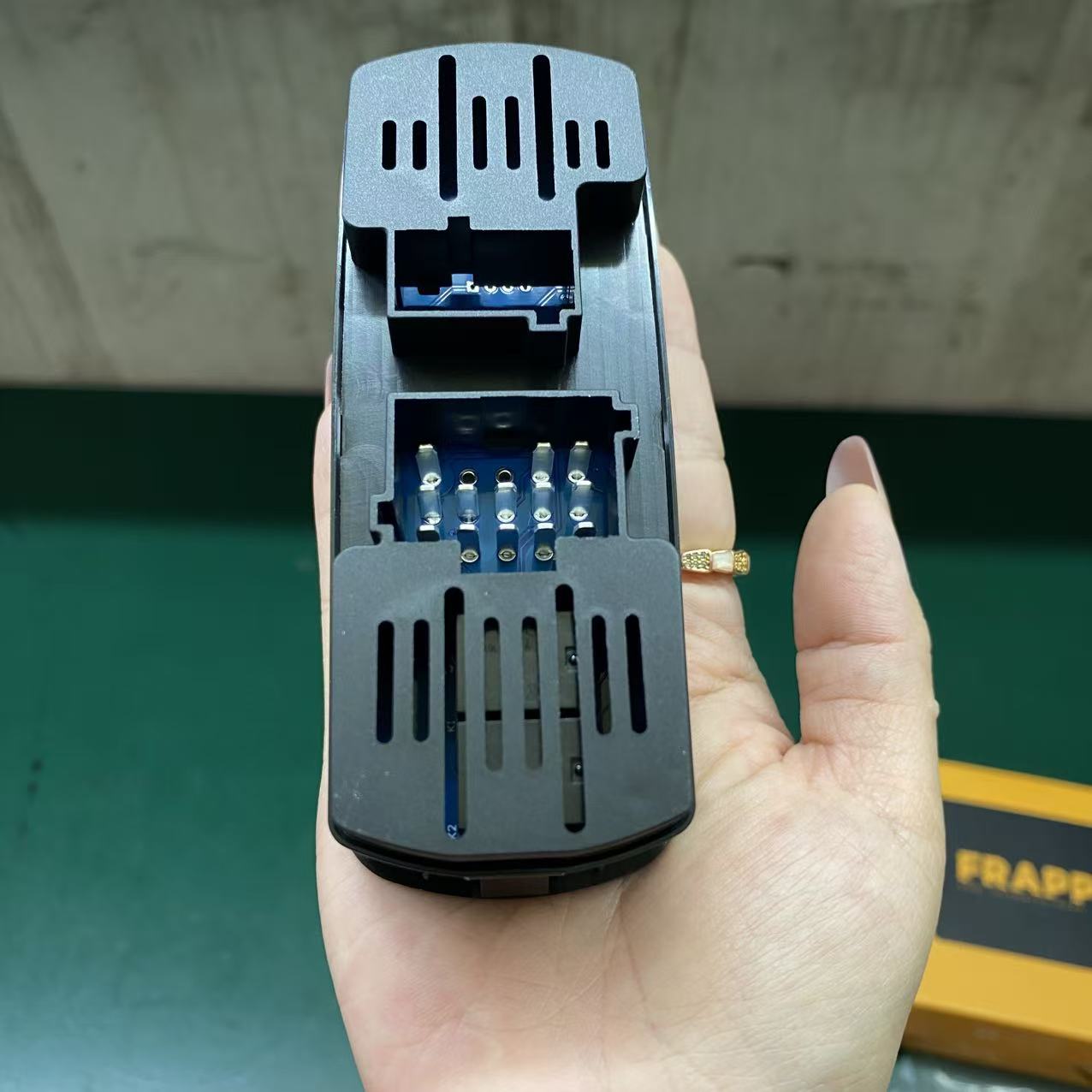 FRAPP OE 0045452013 |  Truck Window Switch for Mercedes Benz Actros Axor Atego