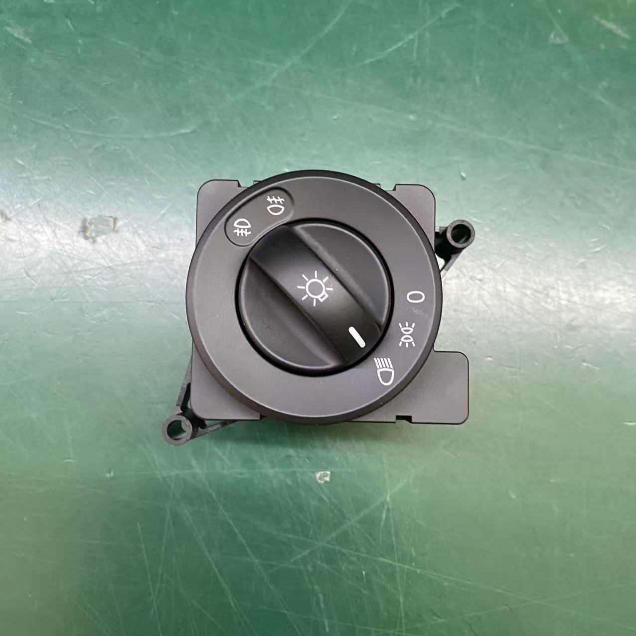 Headlight & Fog Lamp Control Switch for Mercedes Benz Actros MP2 MP3 - OEM A9435450904 9435450904 - High-Quality Truck Spare Parts