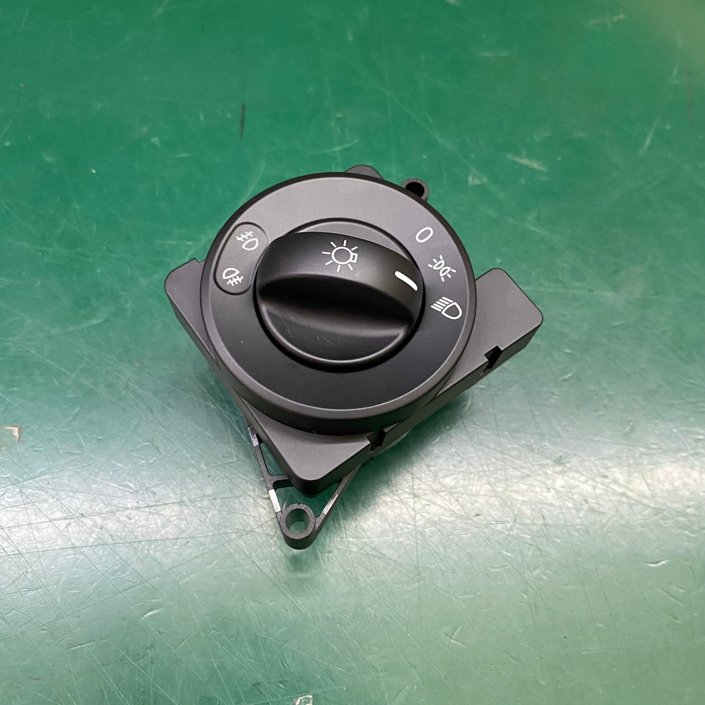 Headlight & Fog Lamp Control Switch for Mercedes Benz Actros MP2 MP3 - OEM A9435450904 9435450904 - High-Quality Truck Spare Parts